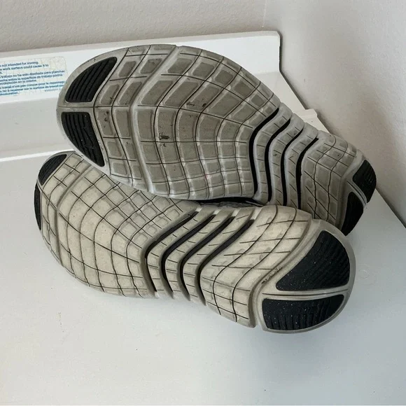Nike Free Run 5.0 Black and Gray Running Shoes Sz 10.5 - Picture 3 of 3